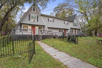 Building Photo - 1717 Airport Dr