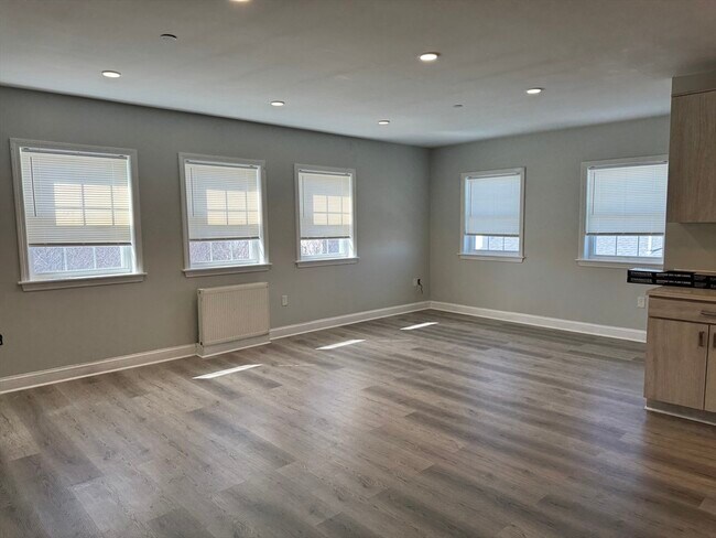 Building Photo - 41 Oldfields Rd