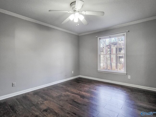 Building Photo - 2020 Woodlawn Dr SW