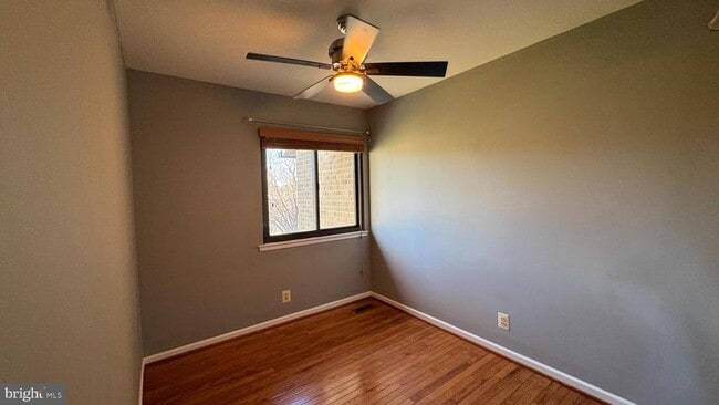 Building Photo - 2653 Glengyle Dr