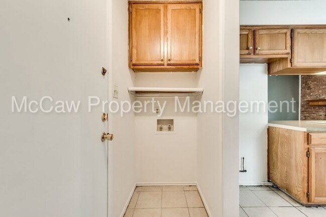 Building Photo - 2913 Green Ridge St