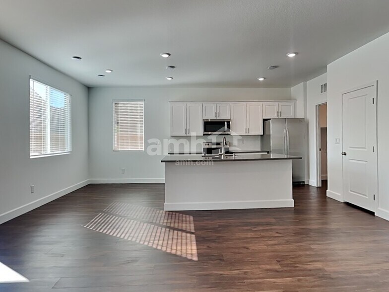 Building Photo - 4812 Blushing Star St