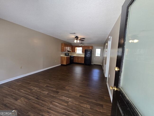 Building Photo - 403 E Lawnwood Ave