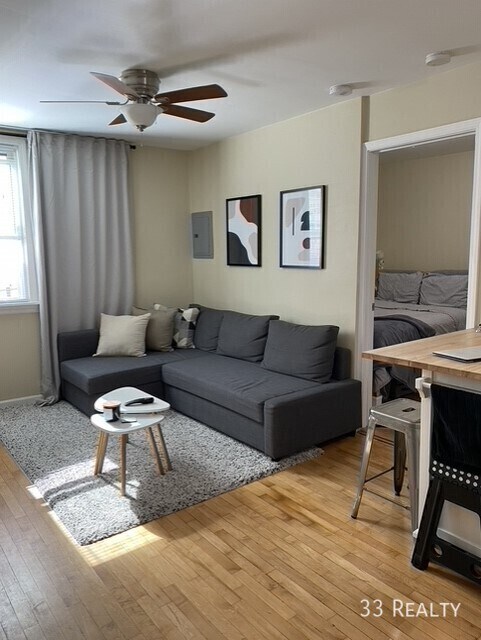 Primary Photo - 3240 N Clark-3M