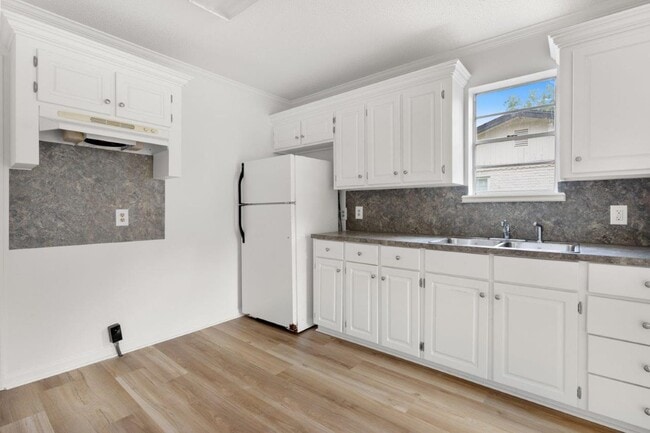 Building Photo - 610 Mcnabb St