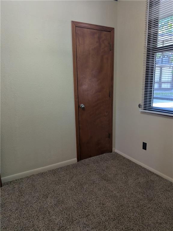 Primary Photo - 7 S University Ave