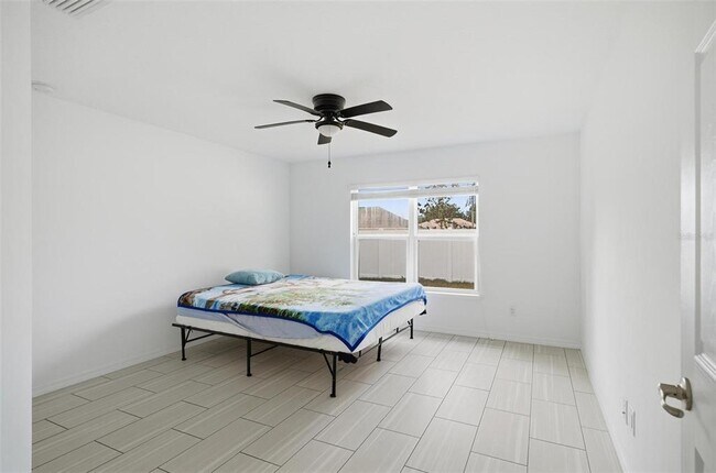 Building Photo - 4 Lynton Pl