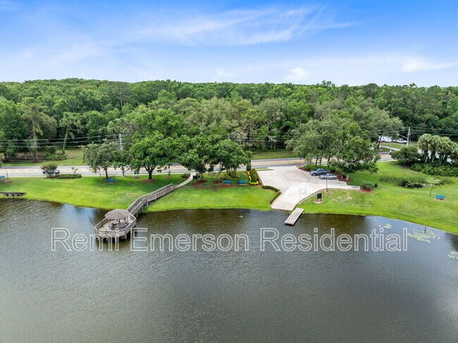 Building Photo - 2533 Grassy Point Dr