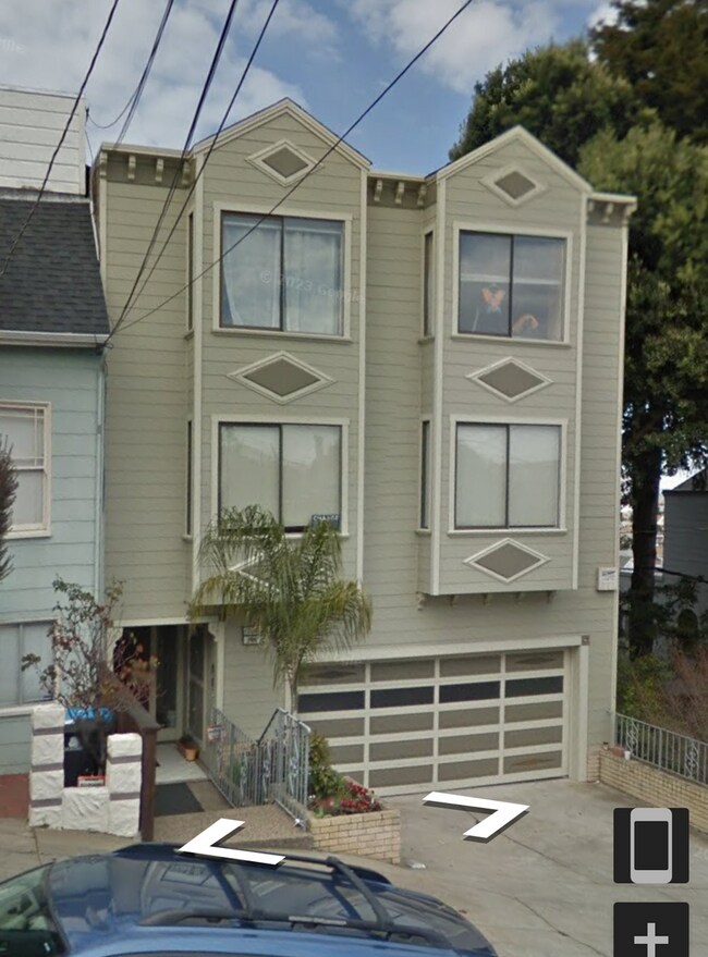 Building Photo - Epic REA - Great Garden Studio Apartment i...