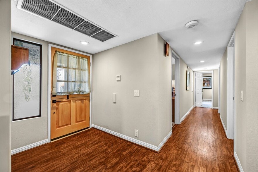 Building Photo - 134 Avenida Presidio