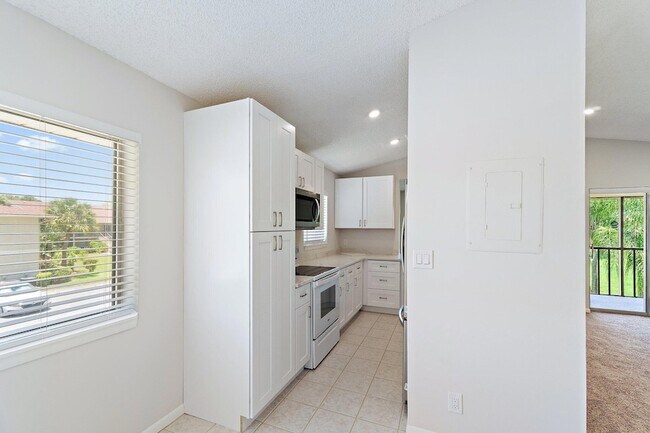 Building Photo - 6531 Chasewood Dr