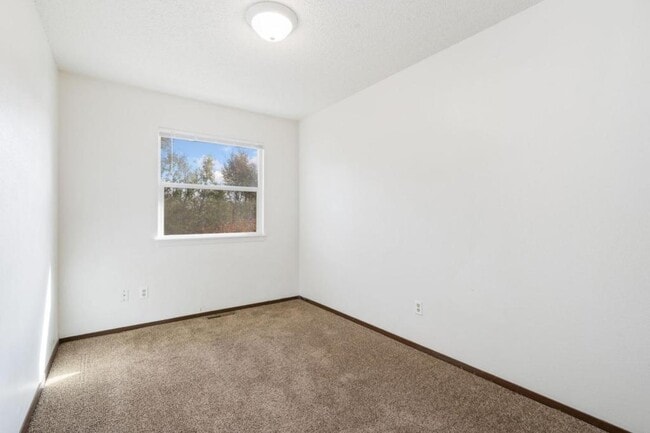 Building Photo - 906 Hersinger Pl