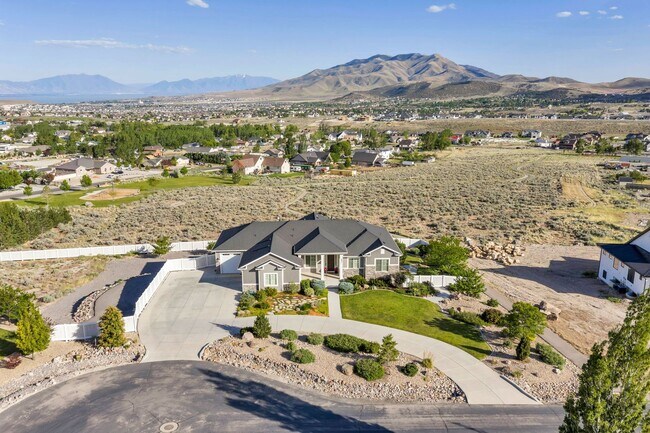 Building Photo - 2872 N Sorrel Dr