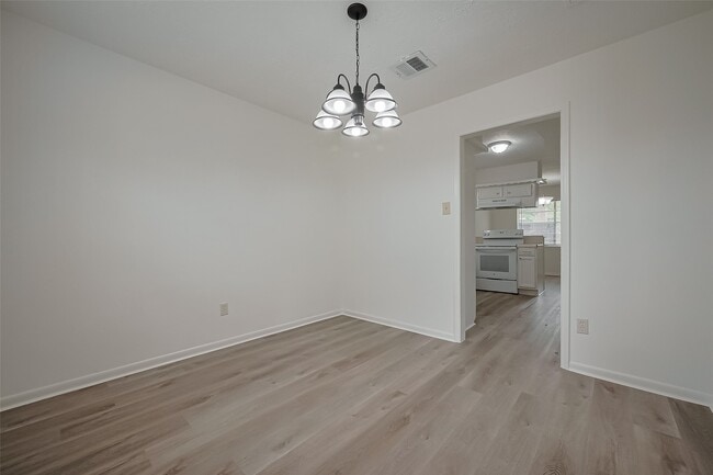 Building Photo - 10110 Margate Dr