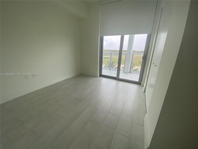 Building Photo - 2000 Metropica Wy