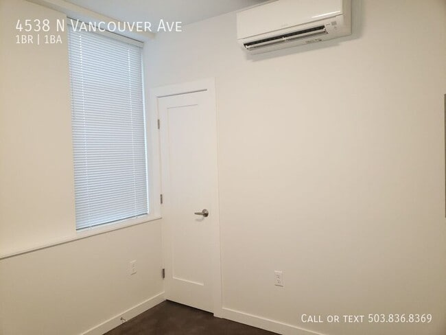 Building Photo - 4538 N Vancouver Ave