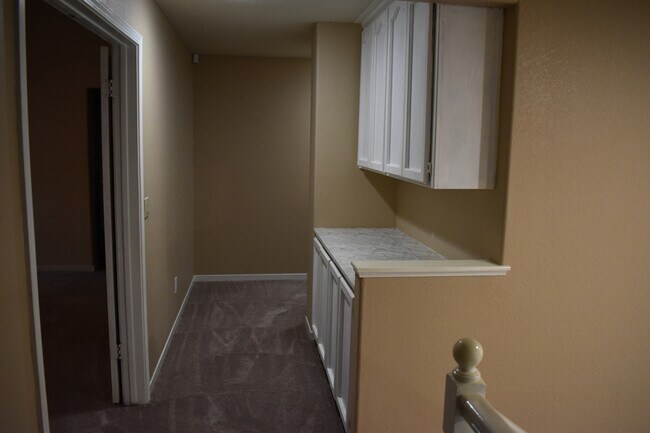 Building Photo - 924 Christy Ct