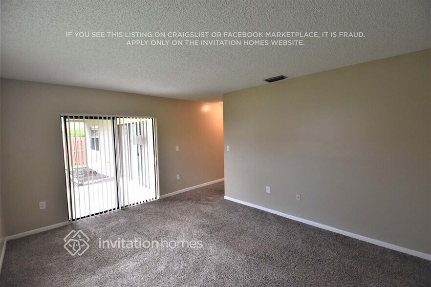 Building Photo - 5941 York Ln