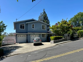 Building Photo - 1180 Sierra Vista Way