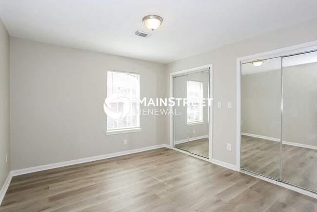 Building Photo - 4 Bedroom Pet-Friendly Home in Houston, TX with Main Street Renewal