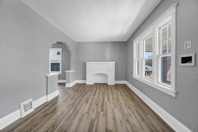 Building Photo - 5721 Floy Ave