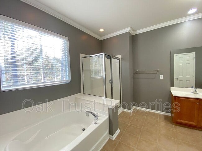 Building Photo - 3019 Candela Grove Dr