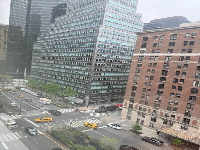Building Photo - 80 Park Ave