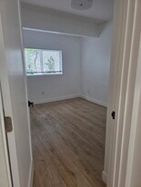 Building Photo - 1810 Verdugo Vista Dr