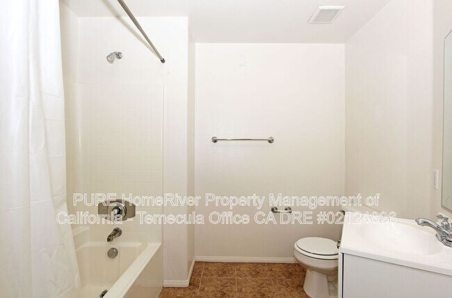 Building Photo - 44916 Honey Locust Dr