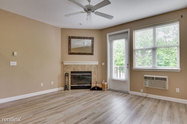 Building Photo - 3 br, 2 bath Condo - 1526 SE Cutter Ln