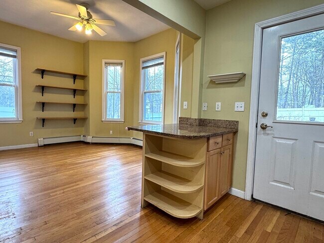 Building Photo - 6 Rockland Pl