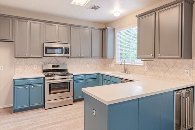 Building Photo - 119 S Merryweather Cir