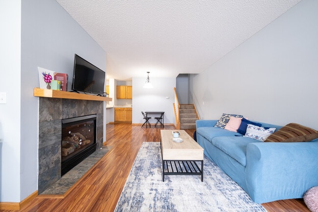 Building Photo - 17326 Lilac Ln SE