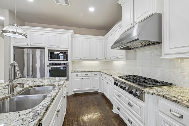 Building Photo - 2676 McPherson Ln