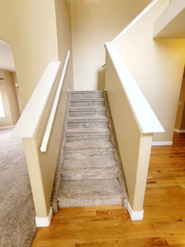 Building Photo - Boastful 3 Bedroom West Side home in gated...