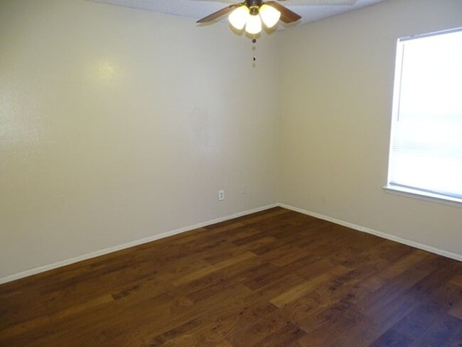 Building Photo - 300 Moursund Blvd