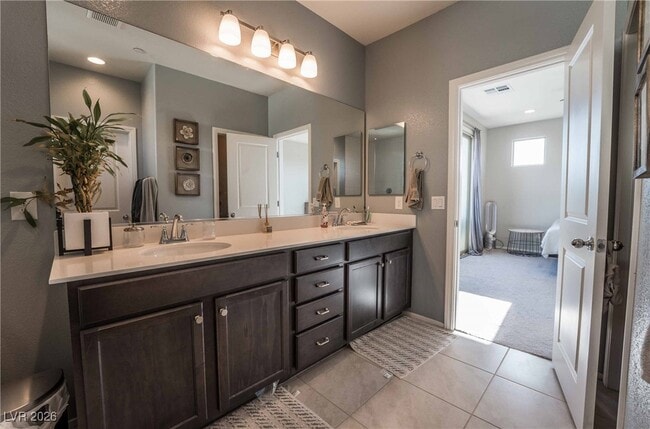 Building Photo - 1115 E Sunset Rd