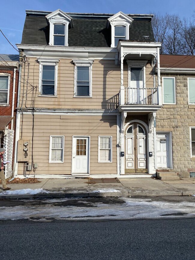 Primary Photo - 161 W North St