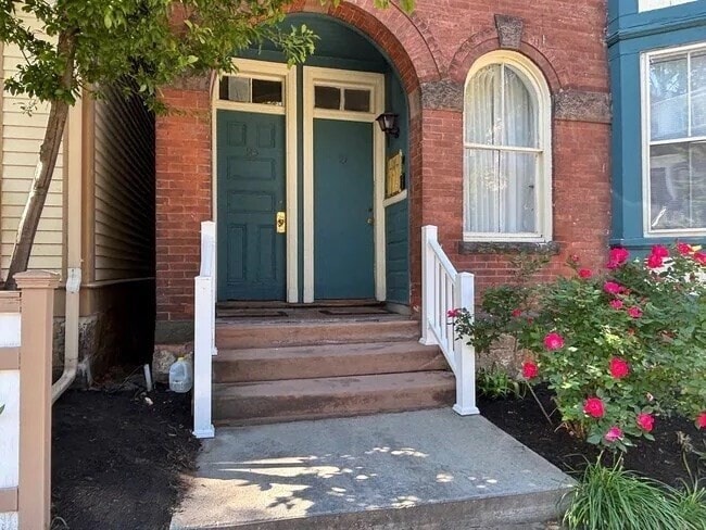 Building Photo - 91 Walnut St