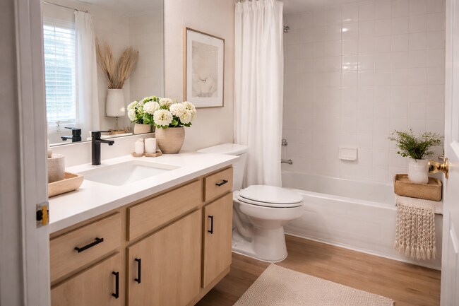 Building Photo - For Rent Beautiful  2/2 First Floor Condo at the Crest close to UCF and Valencia College !!!