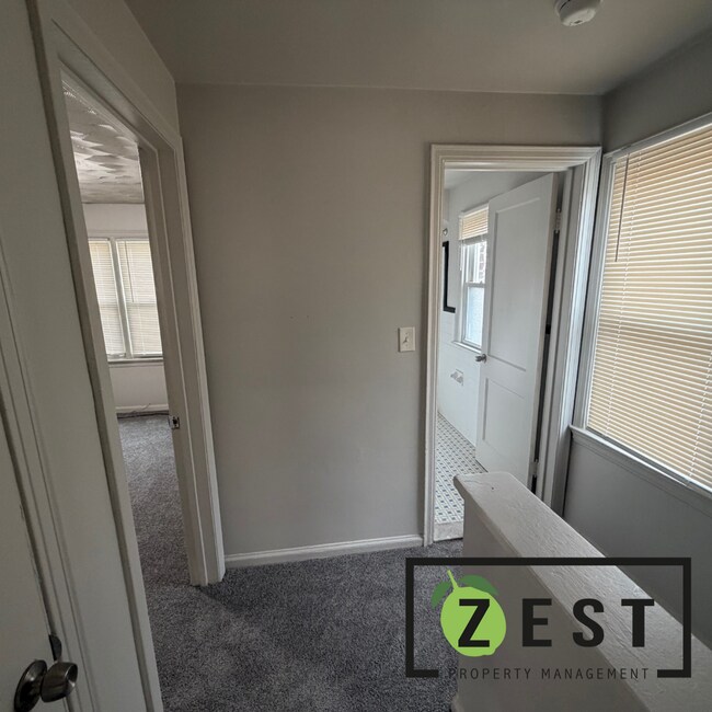 Building Photo - 18675 Meyers Rd