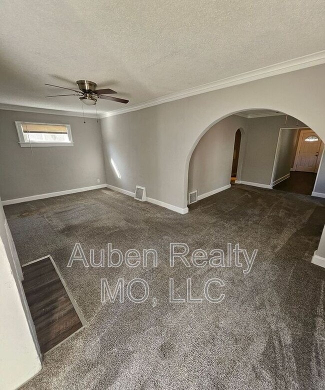 Primary Photo - 1158 E 75th Terrace