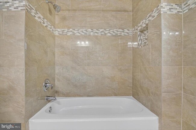 Building Photo - 18 Dudley Ct