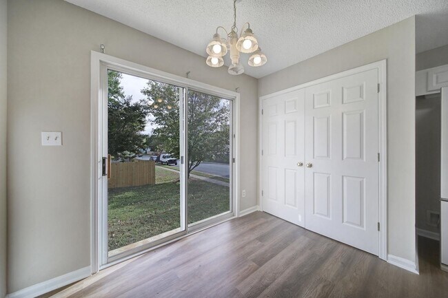 Building Photo - Lovely 3 Bed 2 Bath Home in Indian Trail o...