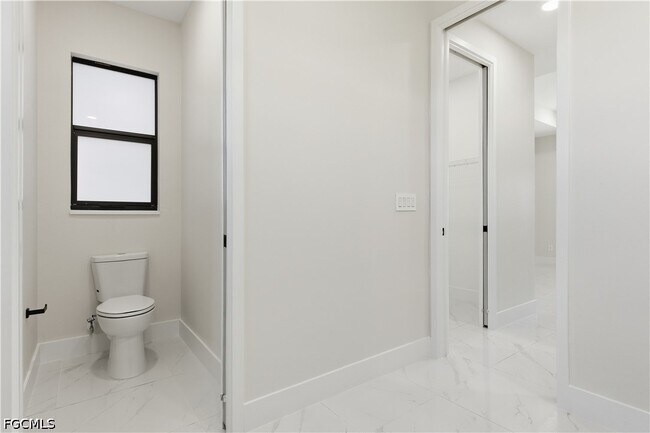 Building Photo - 1442 NE 33rd Ln