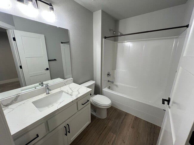 Building Photo - 11918 NE 108th St