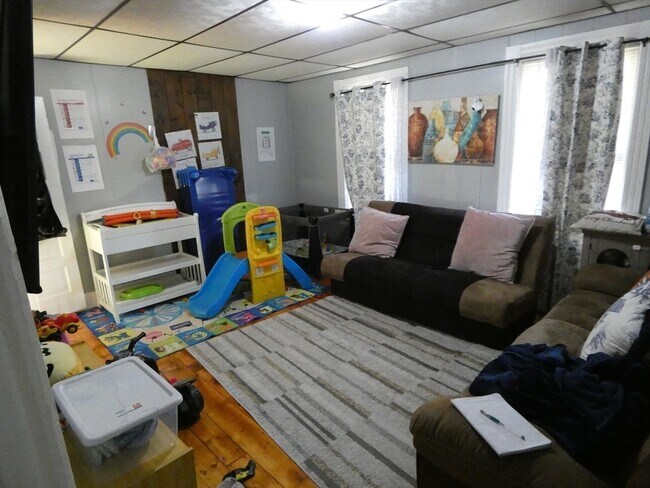 Building Photo - 60 W Broadway