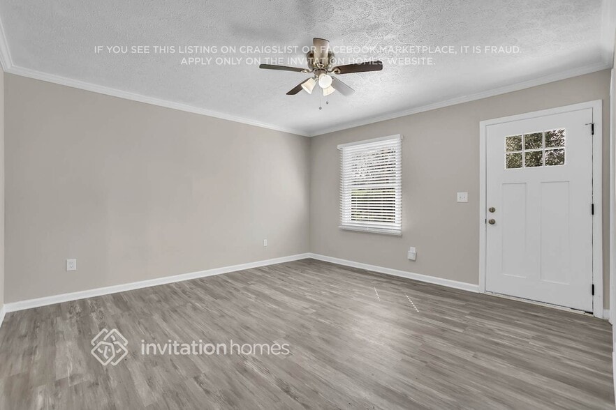 Building Photo - 3054 Cottonwood Dr SE