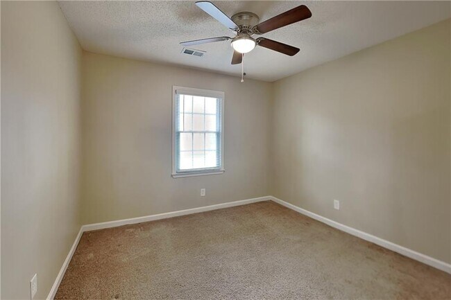 Building Photo - 4200 Irish Highland Dr