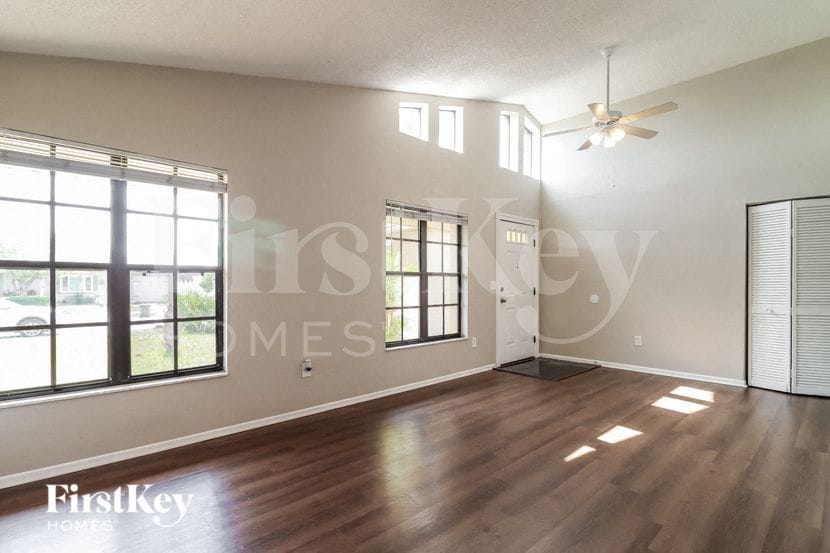 Building Photo - 1117 Jambalana Dr